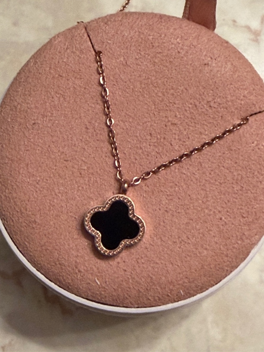 Black Lucky Clover Necklace - 18k rose gold plated